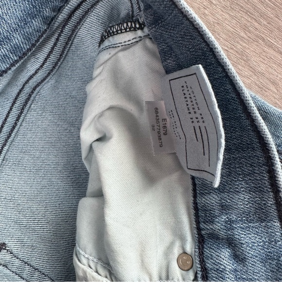 AYR | Women’s Frayed Hem Classic Blue Jeans | Size 32 - Picture 4 of 8